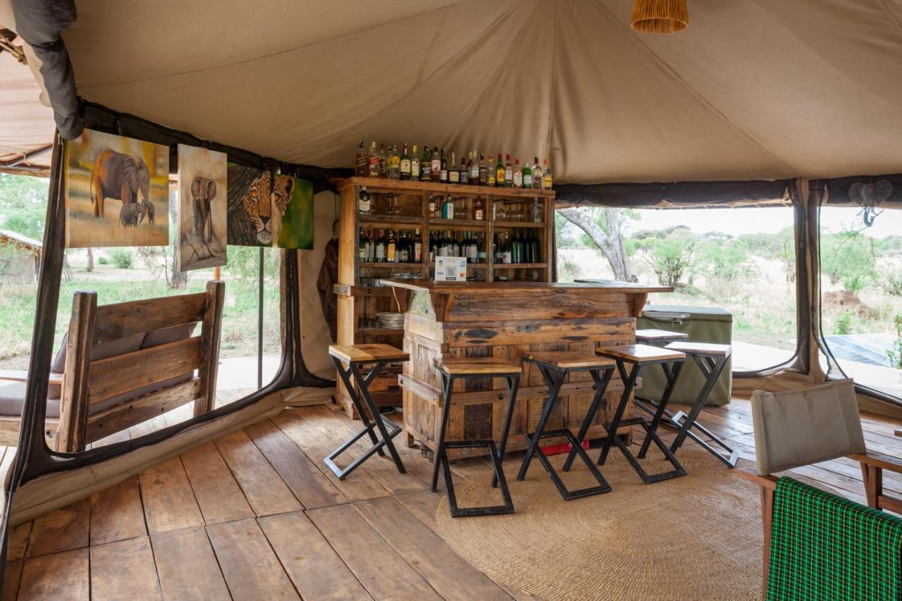 Baobab Tented Camp Kwa Kuchinia Экстерьер фото