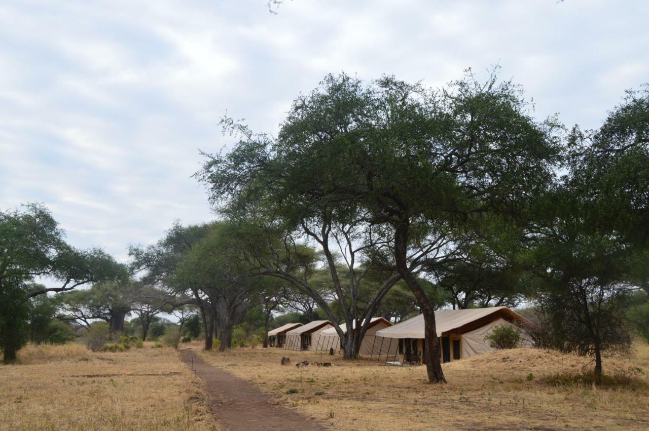 Baobab Tented Camp Kwa Kuchinia Экстерьер фото